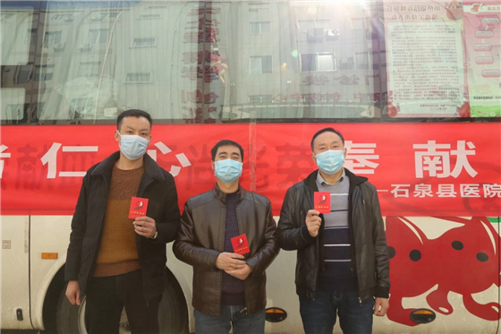 白衣天使獻(xiàn)熱血 眾志成城抗疫情