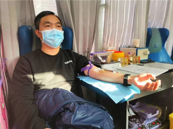 安康市委機(jī)關(guān)組織開展“熱血奉獻(xiàn)·溫暖有你”無償獻(xiàn)血活動