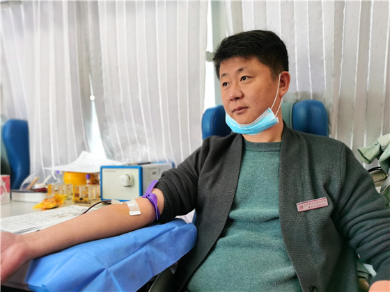 獻(xiàn)血傳真情，為黨旗添光彩 ——三元村春季無(wú)償獻(xiàn)血活動(dòng)側(cè)記