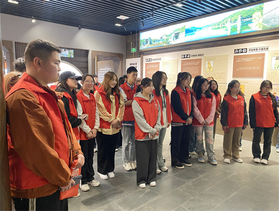 緬懷沈氏三賢 弘揚(yáng)勤廉家風(fēng)|安康市中心血站聯(lián)合安康學(xué)院團(tuán)委開展愛國(guó)主義教育活動(dòng)