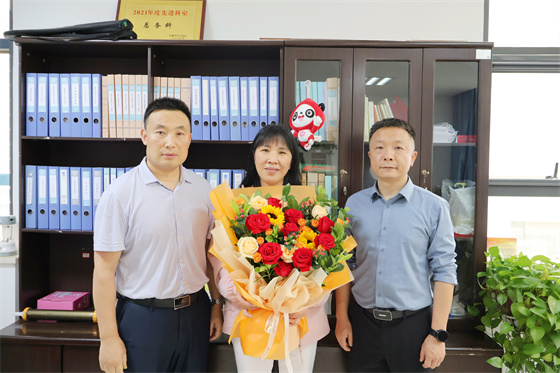 安康市中心血站開展“5·12”國際護(hù)士節(jié)慰問活動(dòng)